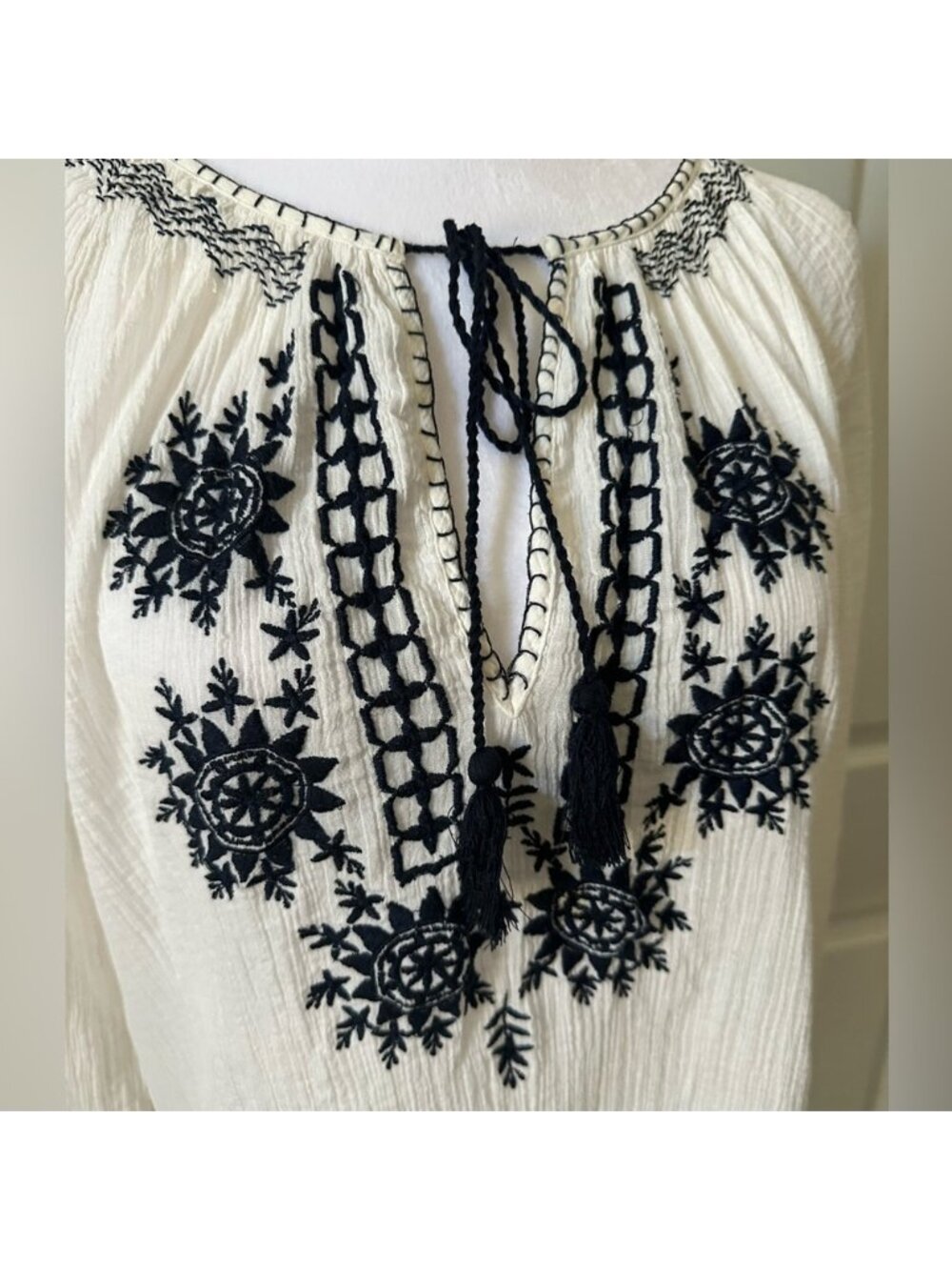 Boho Embroidered Top, long sleeves, Medium - Picture 2 of 5